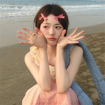 远看是蔚蓝的春天 封面